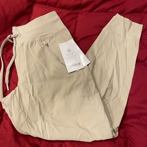 🌟NWT ATHLETA JOGGERS🌟